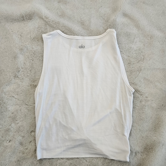 Bundle ALO Yoga Women's White Short Sleeve Tees Two Tops XS - Picture 5 of 9